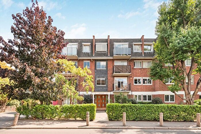 2 Bedroom Flat For Sale In Worple Road, Wimbledon, SW19