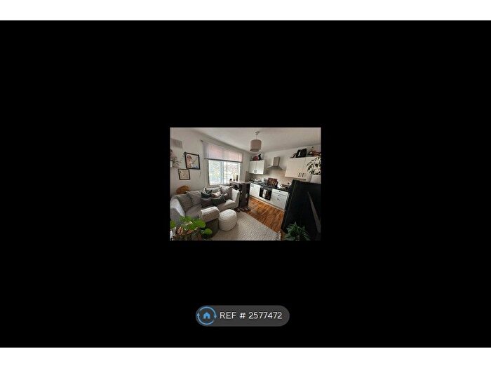 1 Bedroom Flat To Rent In Lampton Road, Hounslow, TW3