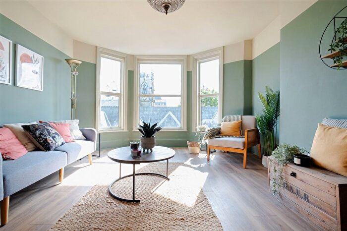 1 Bedroom Flat For Sale In York Road, Tunbridge Wells, Kent, TN1