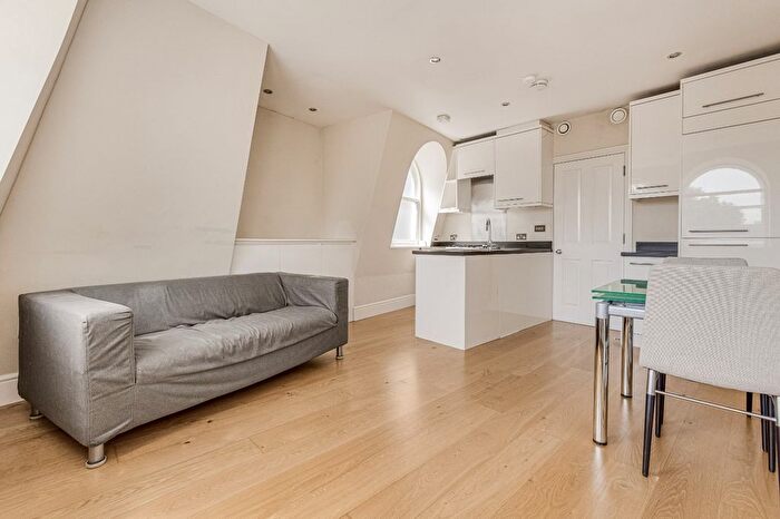 1 Bedroom Flat To Rent In North End Road, Fulham Broadway, SW6