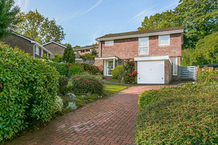 3 Bedroom Detached House For Sale In Byron Avenue, Coulsdon, CR5