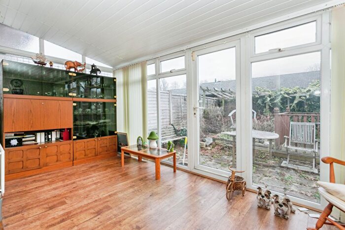 2 Bedroom Bungalow For Sale In Dodkin, Beanhill, Milton Keynes, Buckinghamshire, MK6