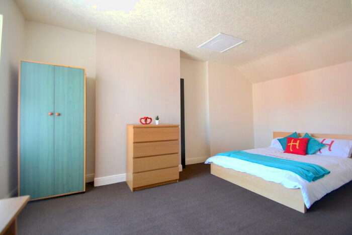 3 Bedroom Semi-Detached House To Rent In Turney Street, Nottingham, NG2