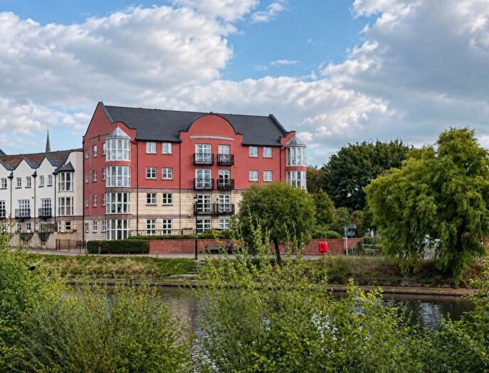 3 Bedroom Flat For Sale In Waterside, Haven Road, EX2