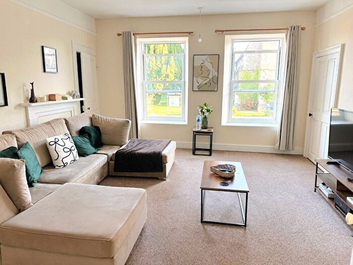2 Bedroom Flat To Rent In Fore Street, Wellington, Somerset, TA21