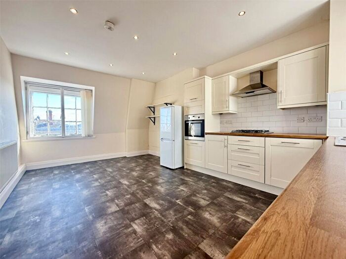 3 Bedroom Apartment To Rent In Lord Street, Southport, PR8