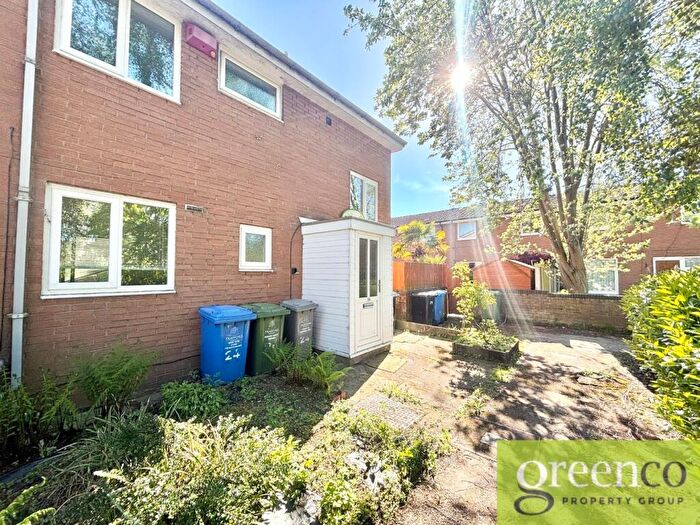3 Bedroom Semi-Detached House To Rent In Aintree Avenue, Sale, Trafford, M33