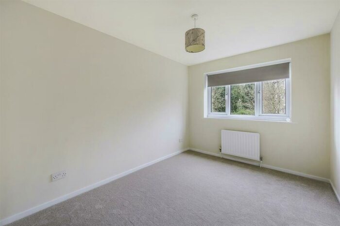 2 Bedroom Apartment To Rent In Basing Road, SM7