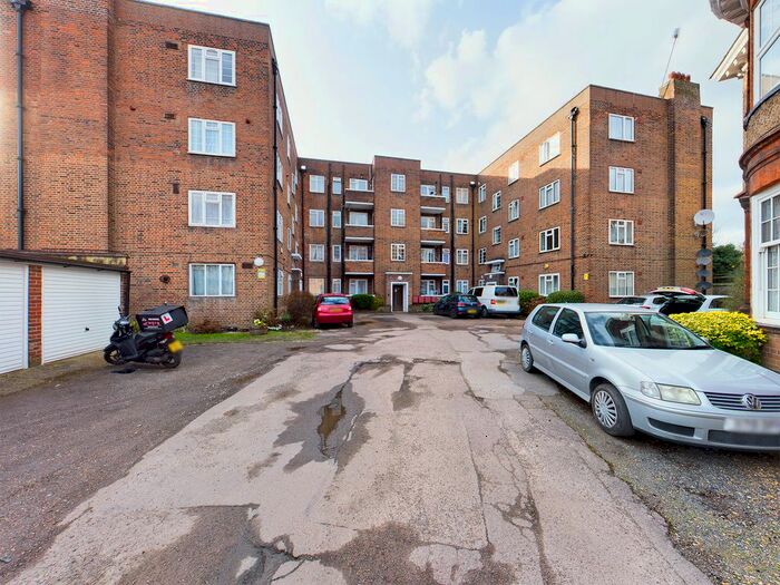 3 Bedroom Flat To Rent In Thurlby Close, Harrow, HA1