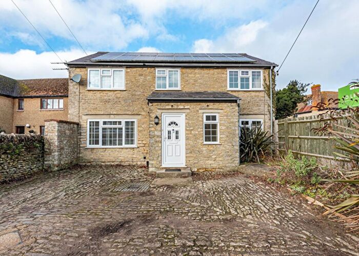 3 Bedroom Detached House To Rent In Station Road, Launton, OX26