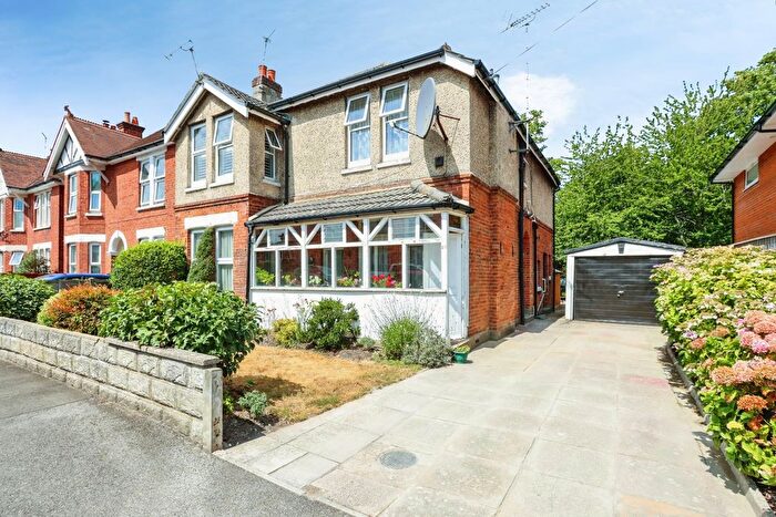 2 Bedroom Flat For Sale In Parkstone Avenue, Poole, Dorset, BH14