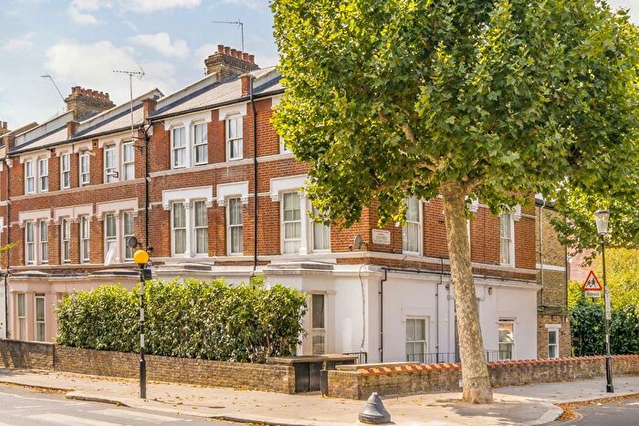 1 Bedroom Flat For Sale In St. Helens Gardens, North Kensington, W10