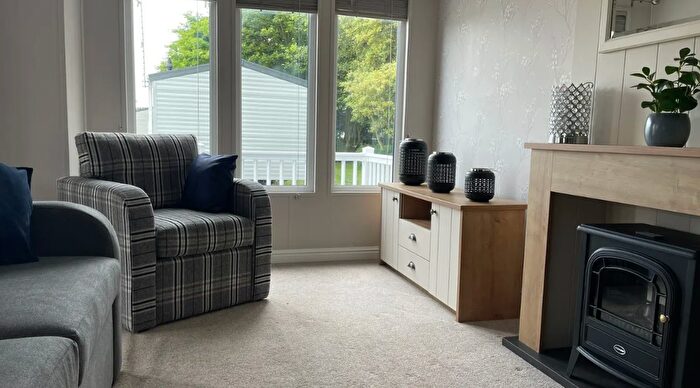 2 Bedroom Park Home For Sale In Coast Road Corton, Lowestoft, NR32