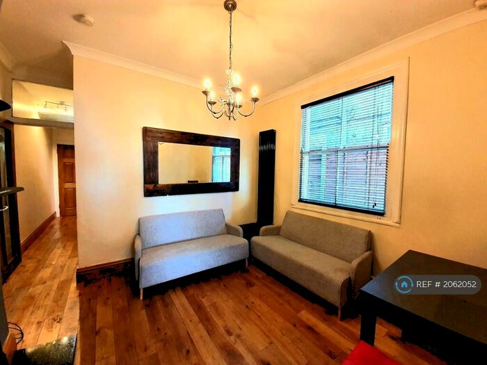 2 Bedroom Flat To Rent In Canon Beck Road, Rotherhithe, SE16