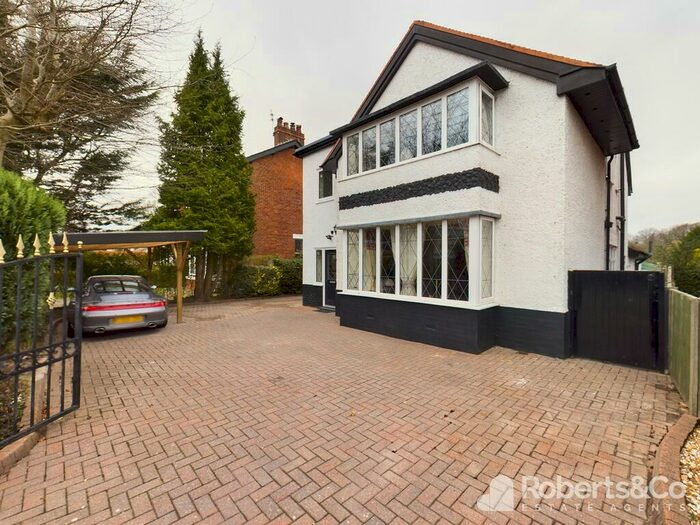 4 Bedroom Detached House For Sale In Chapel Lane, New Longton, PR4