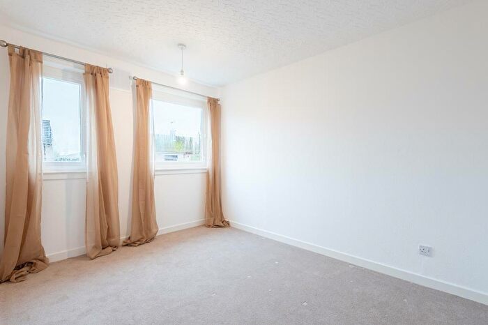 3 Bedroom Terraced House For Sale In Hollybank, Methil, KY8