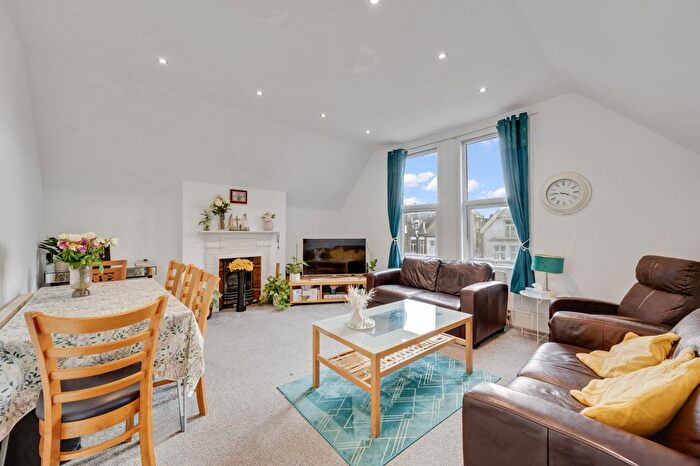 2 Bedroom Flat For Sale In Park Avenue, Willesden Green, NW2