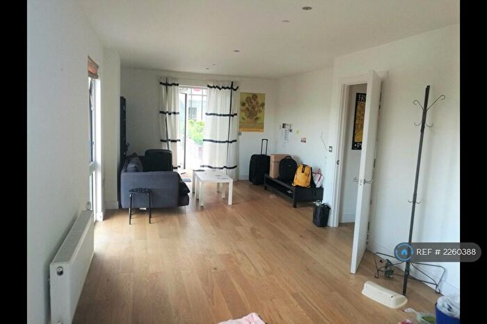 2 Bedroom Flat To Rent In Love Lane, London, SE18