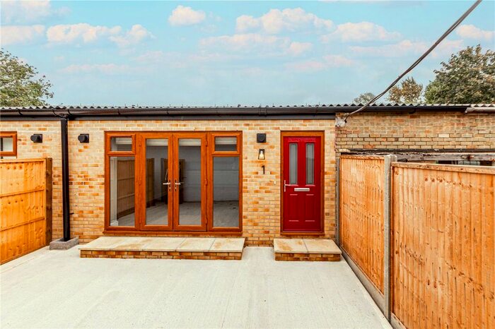 2 Bedroom Bungalow To Rent In Bucks Hill Farm, Kings Langley, Hertfordshire, WD4
