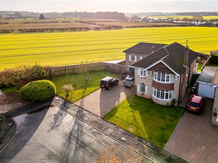 5 Bedroom Detached House For Sale In Beagle Croft, Stamford Bridge, York, YO41