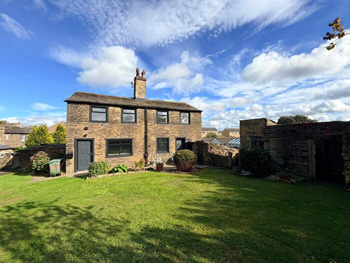 3 Bedroom Cottage To Rent In Thornton Old Road, Bradford, BD8
