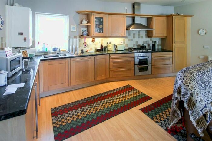 2 Bedroom Flat To Rent In Kings Road, Canton, Cardiff, CF11