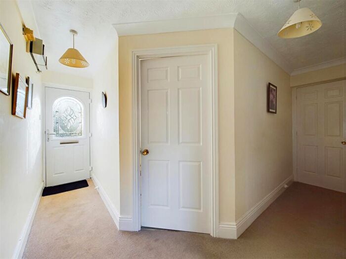 2 Bedroom Apartment For Sale In Village Court, Whitley Bay, NE26