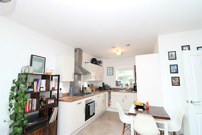 2 Bedroom Flat To Rent In Infinity Close, Portslade, Brighton, BN41