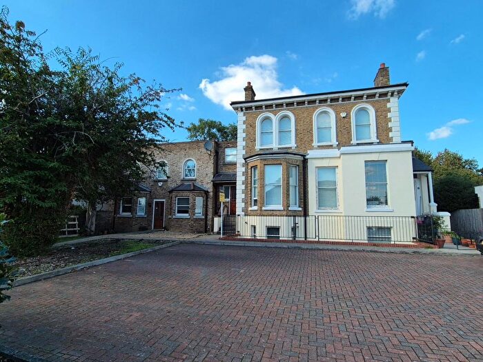 1 Bedroom Flat For Sale In Woodlands Road, Isleworth, TW7
