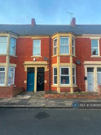 3 Bedroom Flat To Rent In Warton Terrace, Newcastle Upon Tyne, NE6