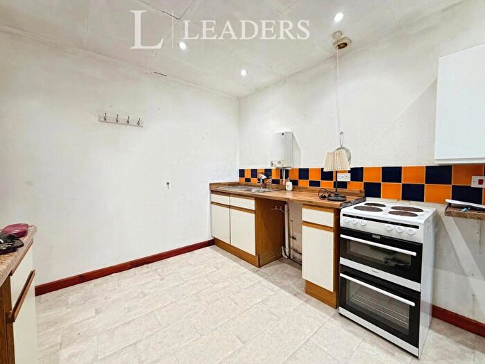 2 Bedroom Flat To Rent In Portsmouth, PO3