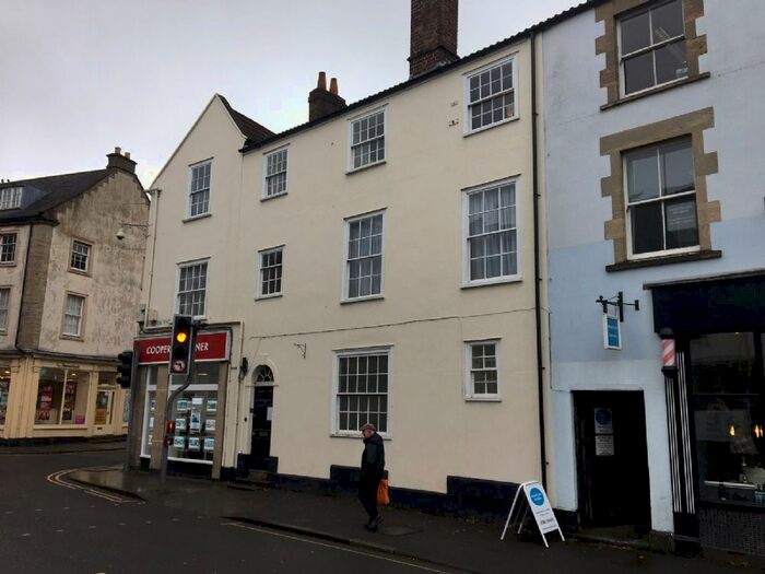 2 Bedroom Flat To Rent In Commercial Road, Shepton Mallet, BA4