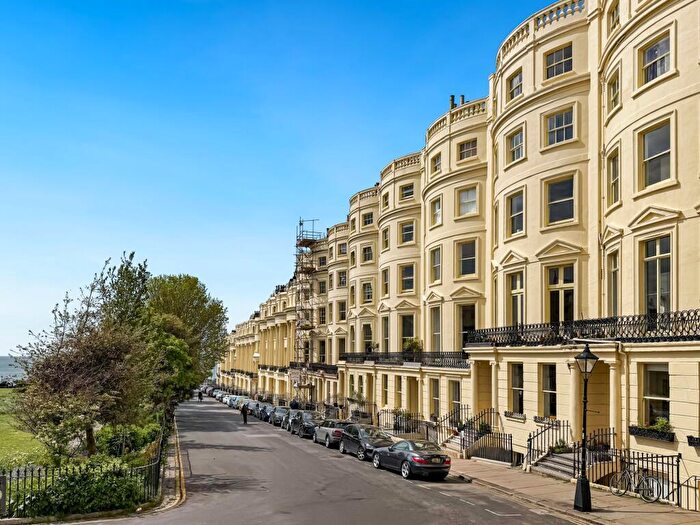 1 Bedroom Flat To Rent In Brunswick Square, Hove, BN3