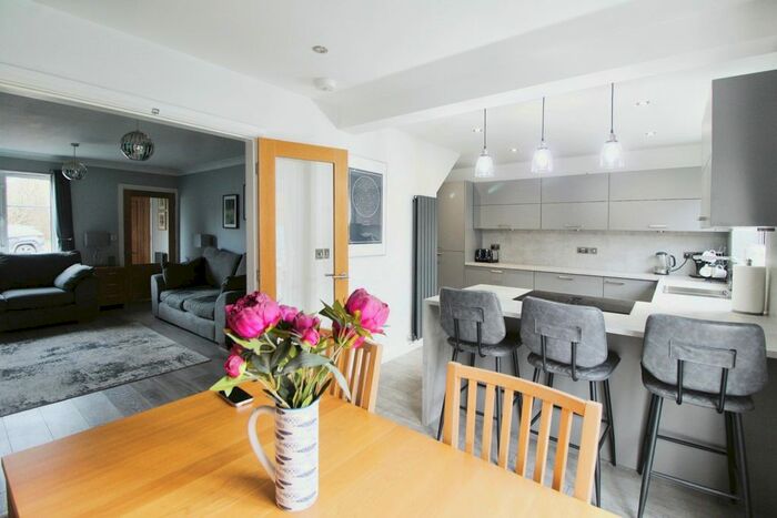 3 Bedroom Detached House For Sale In Gleneagles Drive, Normanton, WF6