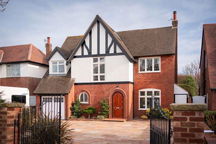5 Bedroom Detached House For Sale In Hastings Road, Southport, PR8