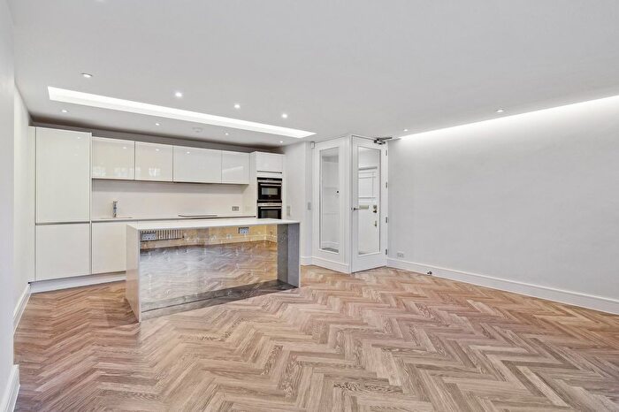 2 Bedroom Flat To Rent In Sloane House, Sloane Street, SW1X