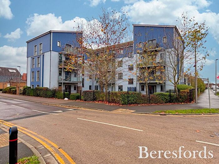 2 Bedroom Flat For Sale In Anglia Way, South Ockendon, RM15