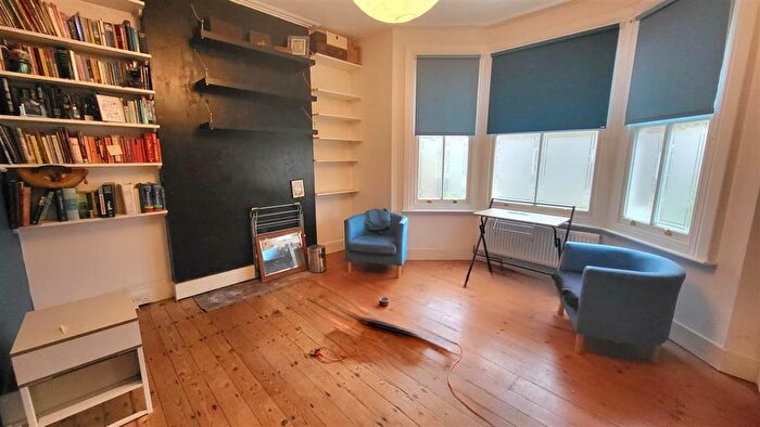2 Bedroom Apartment To Rent In Seaford Road, Enfield, EN1