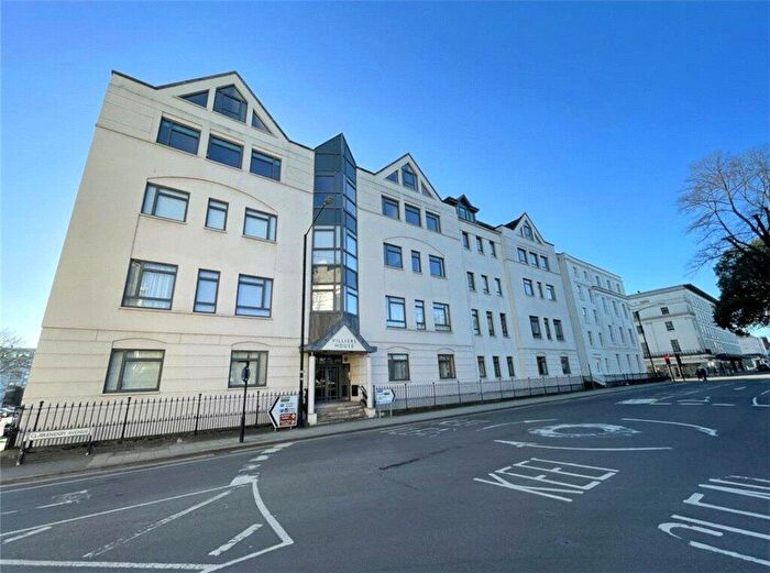 1 Bedroom Apartment For Sale In Clarendon Avenue, Leamington Spa, Warwickshire, CV32