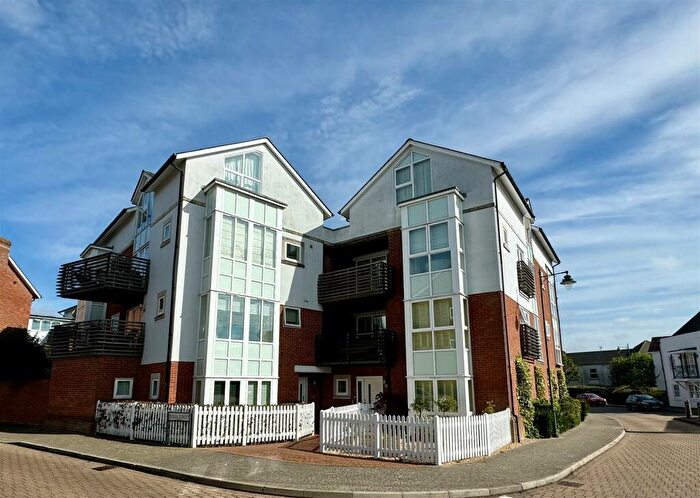 2 Bedroom Apartment To Rent In Queen Street, Kings Hill, ME19