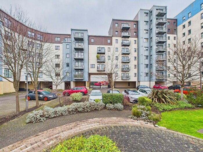 2 Bedroom Flat To Rent In Lochinvar Drive, Granton, Edinburgh, EH5