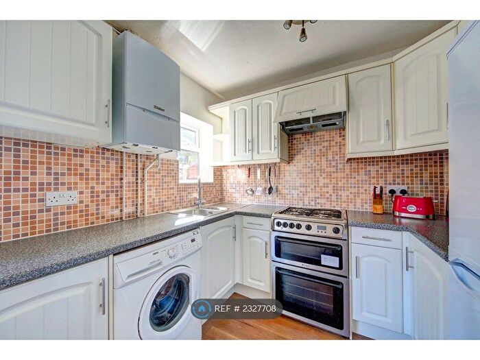 4 Bedroom Terraced House To Rent In Birkwood Close, London, SW12