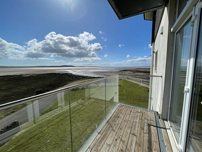 2 Bedroom Flat For Sale In Bwlchygwynt, Llanelli, SA15