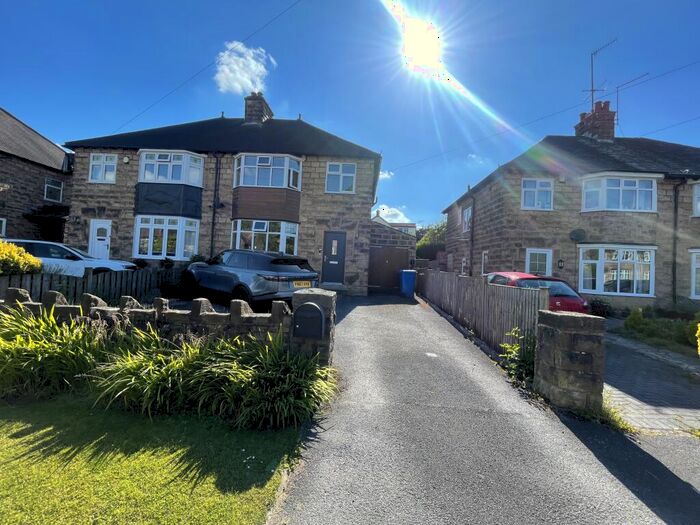 3 Bedroom House To Rent In Brookside Glen, Brampton, S40