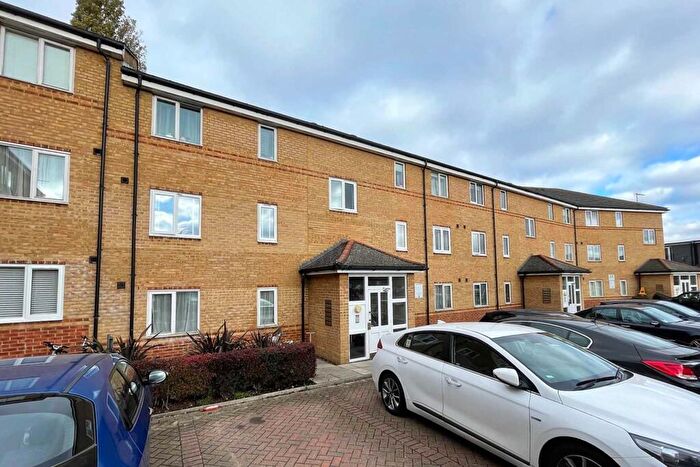2 Bedroom Flat For Sale In Beaver Close, Morden, SM4