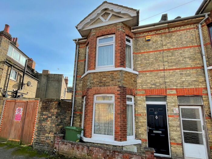 2 Bedroom End Of Terrace House To Rent In Grove Road, Folkestone, Kent, CT20