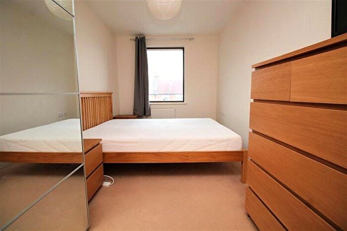 2 Bedroom Apartment To Rent In Romford Road, Forest Gate, London, E7