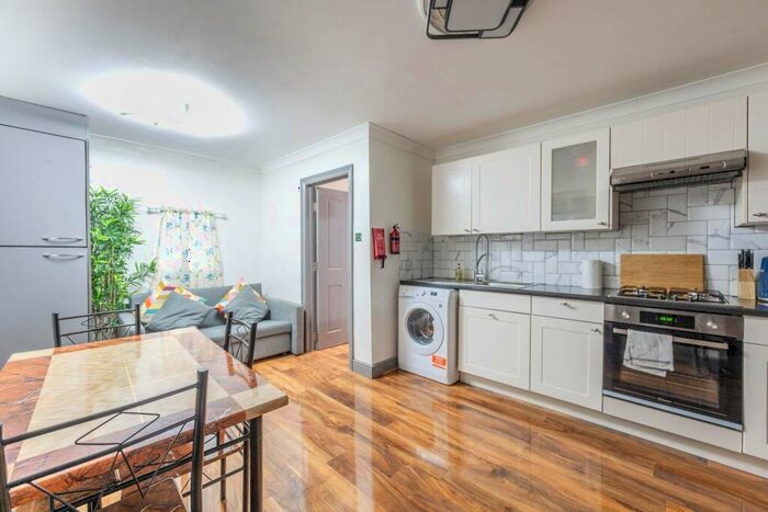 3 Bedroom Flat To Rent In Harrow View, Harrow, HA1