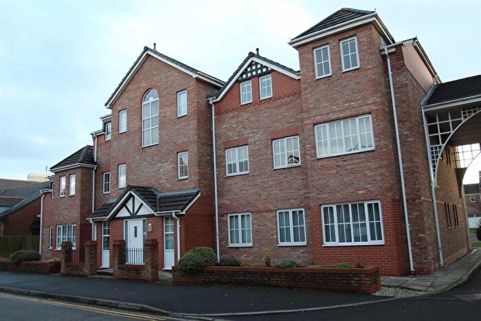 2 Bedroom Flat To Rent In Devonshire Road, Altrincham, WA14