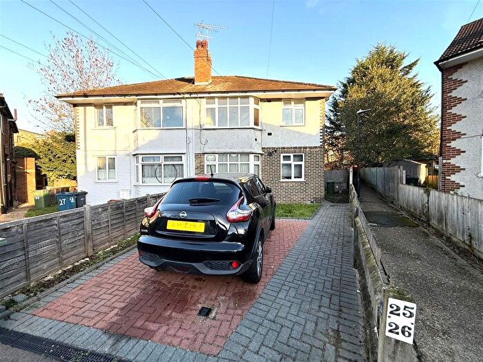 2 Bedroom Maisonette For Sale In Methuen Close, Edgware, Greater London, HA8
